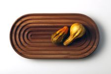 Draufsicht auf die ovale Holzschale STADIO 2 von shibui aus geltem Walnussholz ovale Holzschale aus Walnussholz STADIO 2 von shibui