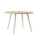 Esstisch ACCENT DINING TABLE von Mater mit einem Durchmesser von 110 cm in der Holzart Eiche natur Esstisch rund in Eiche natur 110 cm - ACCENT DINING TABLE von Mater