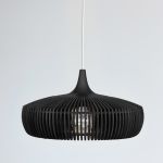 Design Esstischleuchte aus Holz in Eiche schwarz - CLAVA DINE WOOD von UMAGE