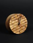 Die hochwertige runde Tischuhr DUNES TABLE CLOCK von Rio Lindo aus Eichenholz Hochwertige runde Tischuhr aus Holz Dunes Table Clock von Rio Lindo