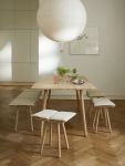 Einrichtungsserie GEORG von Skagerak - Hocker STOOL mit Garderobenleiste RACK, Kleiderbügel HANGERS und Tischspiegel GEORG Skagerak GEORG STOOL - Schemel in Eiche natur