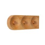 Wandhaken aus Holz in Eiche mit 3 Haken Solid Hook von We Do Wood