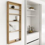 Klare Linien, nachhaltige Materialien und eine hochwertige Verarbeitung kennzeichnen das Wandregal FIVESQUARE von We Do Wood FIVESQUARE von We Do Wood - flaches Regal in Eiche
