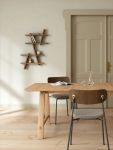 Wandregal aus Holz im skandinavischen Design A-SHELF von Andersen Furniture