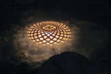 Designleuchte KINA kunstvoll unter Wasser vom neuseeländischen Designer David Trubridge Designerleuchte unter Wasser - KINA von David Trubridge