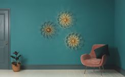 Stilvolle Wandleuchten ARAME im geometrischen Design für das Wohnzimmer ARAME von Tom Raffield - Wandleuchte für das Wohnzimmer aus Holz