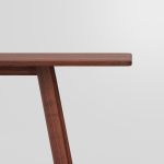 moderner Esszimmertisch in Nussbaum geölt LARGUS von vitamin design