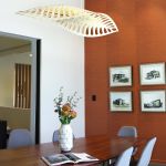 Die außergewöhnliche Design Pendelleuchte NAVICULA von David Trubridge eignet sich besonders als Lampe über dem Esstisch Außergewöhnliche Design Pendelleuchte für dem Esstisch - NAVICULA von David Trubridge