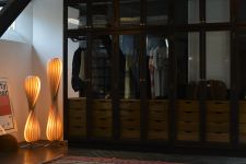 Stilvolle und moderne Stehlampe aus Holz - die TR7 von Tom Rossau Stilvolle und moderne Stehlampe aus Holz mit 145cm - die TR7 von Tom Rossau