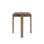 Stapelbarer Holzhocker in Walnuss - PASSAGE STOOL von Audo Copenhagen