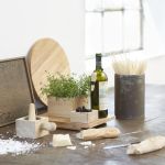 Der Flaschenverschluss PLUG ist nur eines von vielen hochwertigen Küchenaccessoires von The Oak Men Flaschenverschluss aus Holz in Eiche natur - PLUG von The Oak Men