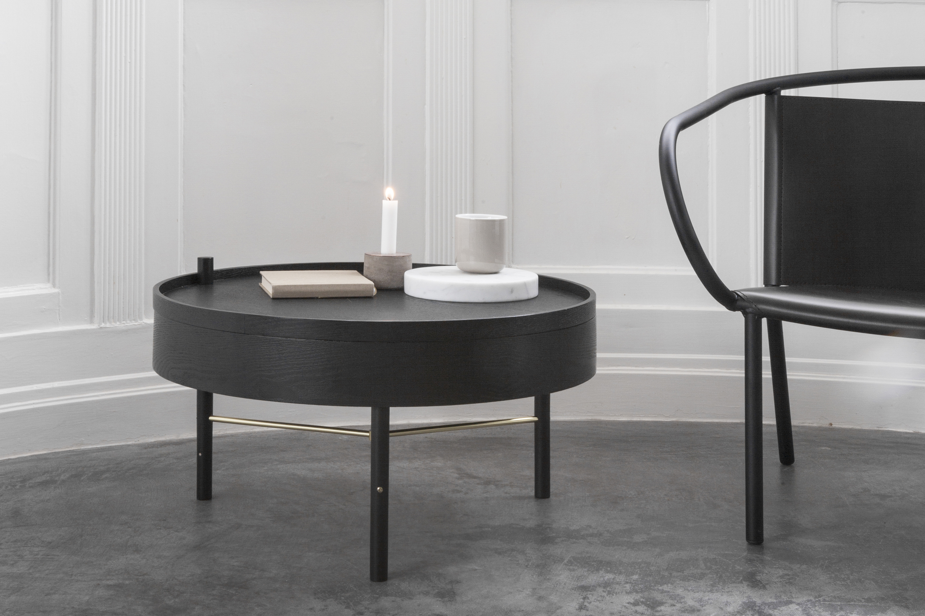 Runder Couchtisch TURNING TABLE von Audo Copenhagen I HolzDesignPur