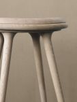 Mater LOW STOOL - Holzhocker in runder Form im Detail