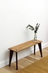 Stilvolle Sitzbank RANK BENCH aus Holz für den Einsatz in Flur und Diele Roon & Rahn - RANK BENCH Sitzbank aus Holz für Flur und Diele