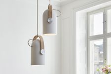 justierbare Pendelleuchte aus Aluminium mit Holz und Messing - CARRONADE PENDANT MEDIUM von LE KLINT 