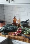 Genügend Platz zum Vorbereiten von Speißen bietet das 56x35cm große CUTTING BOARD DANIA von Skagerak Schneidebrett mit Saftrille - DANIA CUTTING BOARD von Skagerak