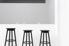 Barhocker aus Holz und ohne Lehne 67 cm und 66 cm von STATTMANN - PROFILE BARSTOOL