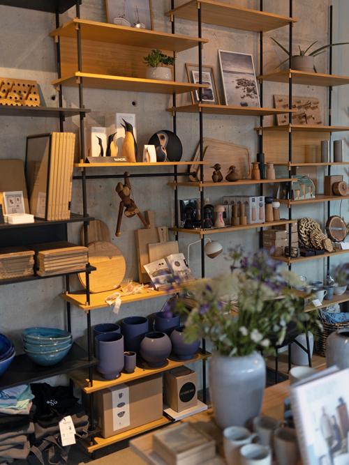 MOEBE SHELVING SYSTEM Regal im Holz & Hygge in Jena