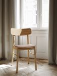 Moderner Esstischstuhl gepolstert in Eiche geölt SOMA Dining Chair von WOUD