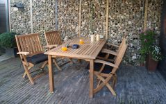 Klappstuhl Armlehnstuhl VICTORIA aus Teakholz und Tisch THEODORA  Klappstuhl Armlehnstuhl VICTORIA aus Teakholz und Tisch THEODORA