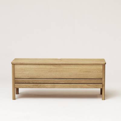 Truhenbank aus Holz A LINE STORAGE BENCH 111 von FORM & REFINE