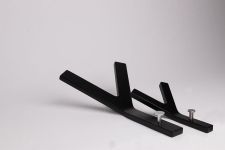 Großer Y-HOOK und kleiner MINI Y-HOOK Garderobenhaken aus Holz von Hoigaard in Buche schwarz lackiert moderner Garderobenhaken in Buche schwarz lackiert Y-HOOK von Hoigaard