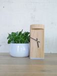 Natürlich schlichte Tischuhr CARMEN aus Eichenholz Tischuhr aus Holz in Eiche - CARMEN von Drugeot Manufacture