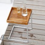 Moderner Garten Beistelltisch PIZZO aus Holz und Metall mit abnehmbaren Tablett von Jan Kurtz  PIZZO von Jan Kurtz - Beistelltisch aus Holz und Metall für den Garten