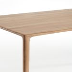 Massivholz Esstisch im modernen Design - MELA TABLE von Artisan