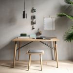 In Kombination des Hockers SCALA STOOL und dem gleichnamigen Schreibtisch SCALA von by Wirth entsteht ein modernes Home Office by Wirth - SCALA STOOL dänischer Design Hocker aus Holz fürs Home Office