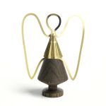 Deko Tannenbaum in Eiche geräuchert - Version TREE solid mit Engelsfigur Deko Tannenbaum in Eiche geräuchert mit Engel - TREE solid von The Oak Men