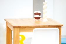 Schlichter Küchentisch quadratisch in Eiche massiv - CASA von Jan Kurtz