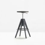 Höhenverstellbarer Design Barhocker ARKI-STOOL in schwarz Schwarzer Barhocker höhenverstellbar von Pedrali - ARKI STOOL