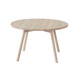 Großer, runder Couchtisch C2 COFFEE TABLE von Andersen Furniture in Eiche weißpigmentiert mit 80 cm Durchmesser Couchtisch rund in Eiche weißpigmentiert - 80 cm C2 COFEE TABLE von Andersen Furniture