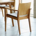 Eleganter Design Armlehnstuhl KELLEY von Jan Kurtz Design-Armlehnstuhl KELLEY von Jan Kurtz