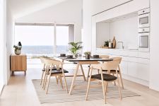 Design Esstisch aus Holz - Andersen Furniture T1 mit Esszimmerstuhl AC2