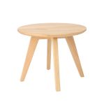 Das Eichenholz, aus dem die Couchtische DWELLER von Jan Kurtz gefertigt werden, ist langlebig und widerstandsfähig Jan Kurtz DWELLER - runde Couchtische aus Holz