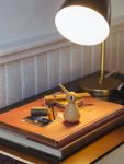 Spot on für den kleinen Vogel BIRD aus Holz von architectmade, der dekorative Akzente setzt und für gute Laune sorgt architectmade - BIRD Vogel aus Holz im dänischen Design