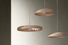 design pendelleuchte flach und rund aus Holz mit 51 cm Durchmesser - TR40 von Tom Rossau