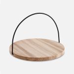 Großes Tablett LOOP TRAY aus Holz mit schwarzem Henkel von WOUD großes Tablett aus Holz mit Henkel in schwarz- LOOP TRAY von WOUD