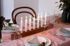 Dekorativer Kerzenhalter aus Holz - BRENNHOLZ von Raumgestalt Dekorativer Kerzenhalter aus Holz - BRENNHOLZ von Raumgestalt