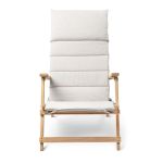 Vorderansicht des BM5568 DECK CHAIR von Carl Hansen & Søn aus FSC-zertifiziertem Teakholz mit passender Auflage Deck Chair Teakholz BM5568 von Carl Hansen & Søn