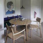 Klare Linien, ausgewählte Materialien und eine hochwertige Verarbeitung kennzeichnen den runden Esstisch HVEN von Skagerak, der funktional und optisch auf ganzer Linie überzeugt Skagerak - HVEN Design Esstisch rund mit 110 cm Durchmesser aus Holz in Eiche