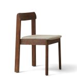 Stapelstuhl aus Holz gepolstert in Eiche, dunkelbraun geölt - BLUEPRINT CHAIR von FORM & REFINE