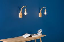 Tom Raffield - HANTER WALL LIGHT Wandleuchte aus Holz und Messing mit Glühirne