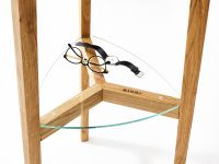 Dreibein Stehleuchte aus Holz mit Ablage aus Glas - GRACE von Sixay