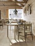 Die ARV SERIE von Brdr. Krüger wurde ursprünglich für das berühmte Kopenhagener Restaurant Noma konzipiert Brdr. Krüger - ARV CHAIR Esstisch Armlehnstuhl aus Holz in Eiche mit Geflecht