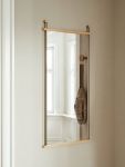 Hochwertiger Wandspiegel im modernen Design - Der Suspended Mirror von Woud