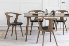 Gepolsterter Esszimmerstuhl IN BETWEEN SK2 mit Armlehne aus Holz von &tradition gepolsterter Esszimmerstuhl mit Armlehne aus Holz - IN BETWEEN SK2 von &tradition