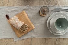 Rustikales Schneidebrett CHOP CHOP aus Holz und Leder in verschiedenen Größen von Rio Lindo Schneidebrett aus Holz und Leder - CHOP CHOP CUTTING BOARD von Rio Lindo